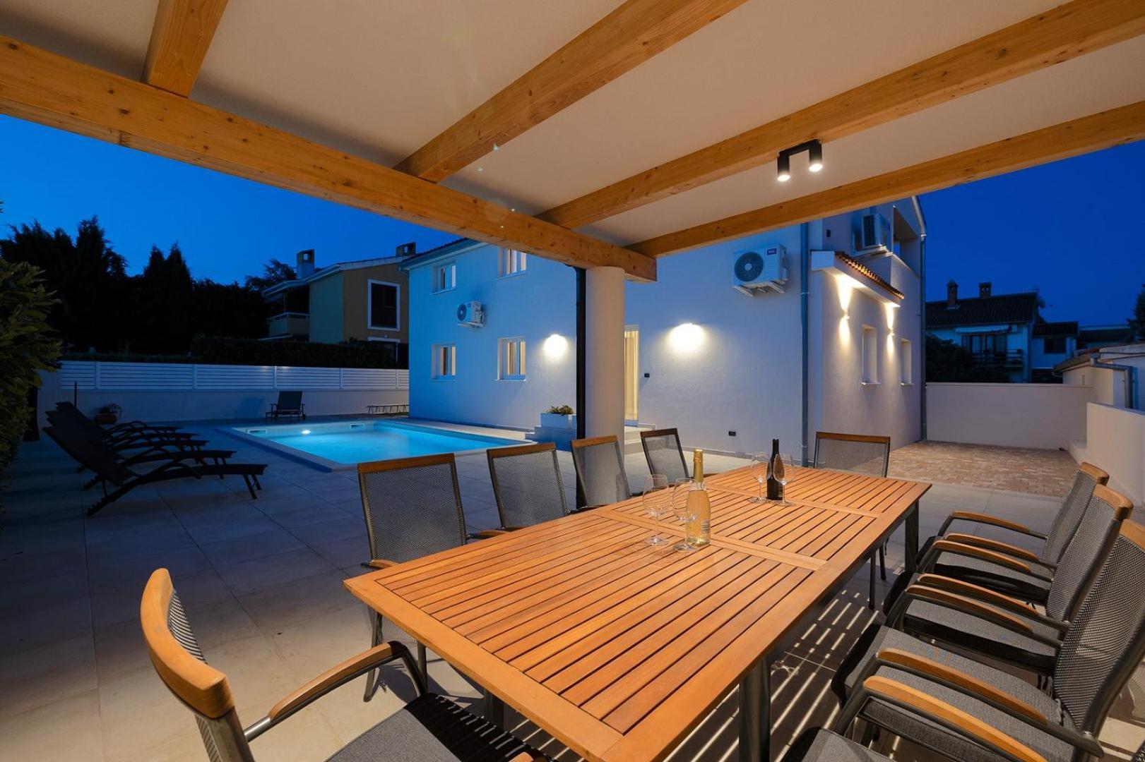 Nimi Villa