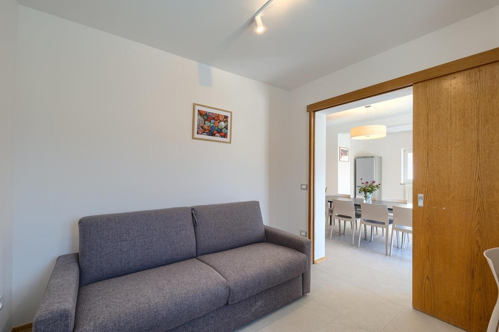 Nimi Villa